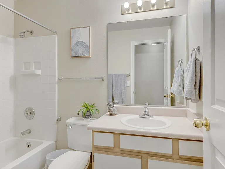 Parkwood Pointe Apartments — Photo 111