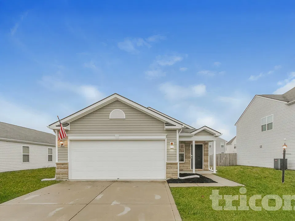 2437 Middle View Dr