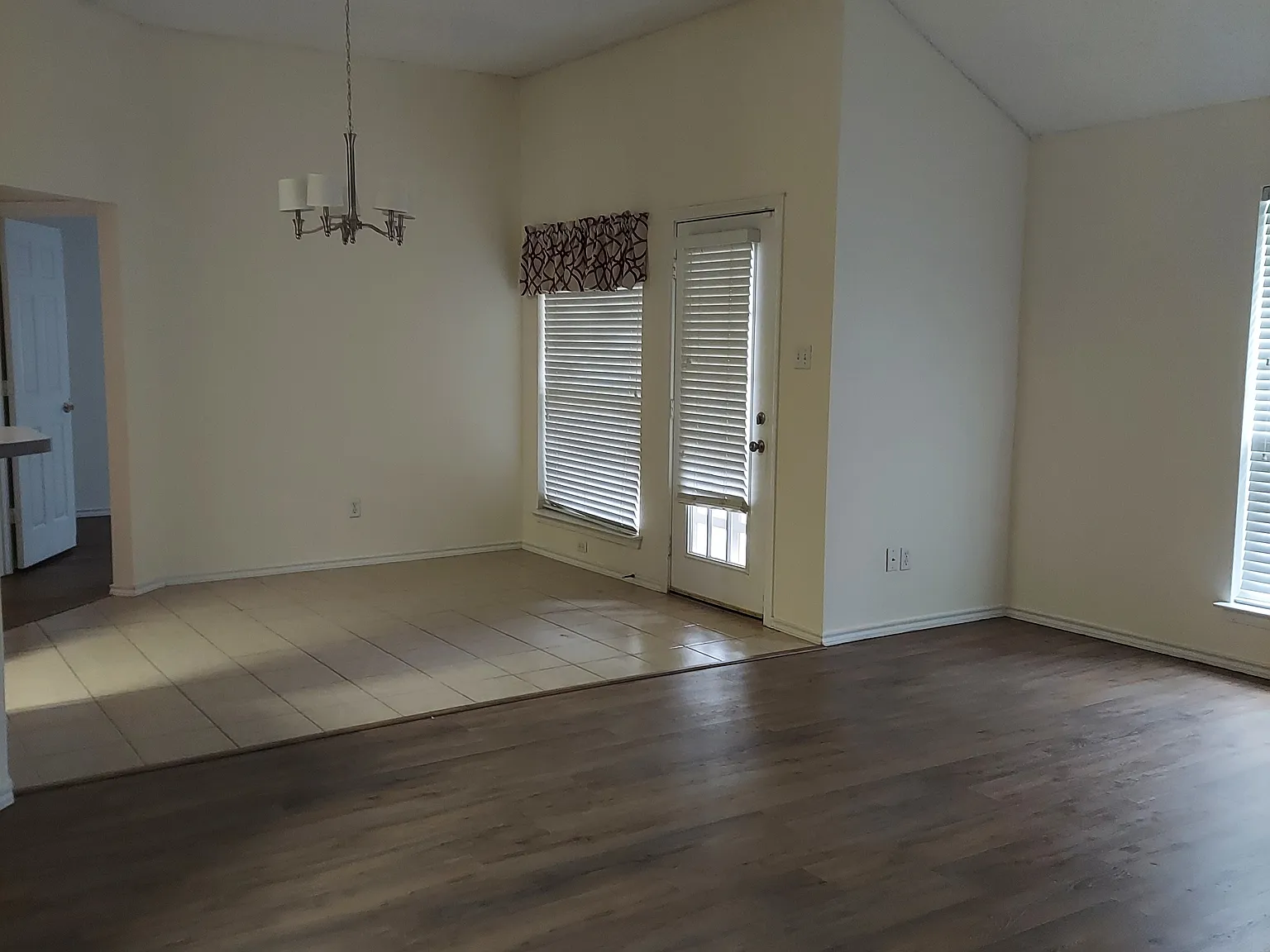 3 bed, 1774 sqft, $2,395 — Photo 3