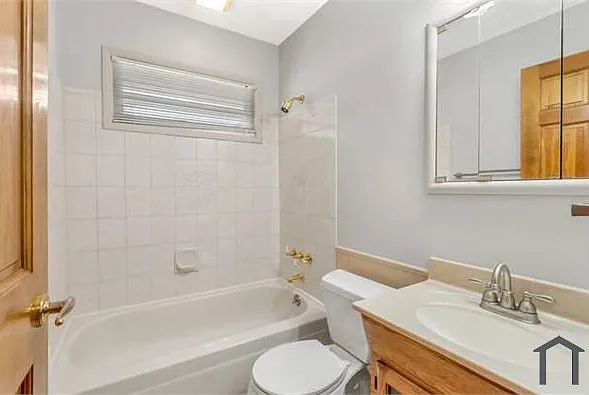 10527 Prestwick Dr — Photo 3