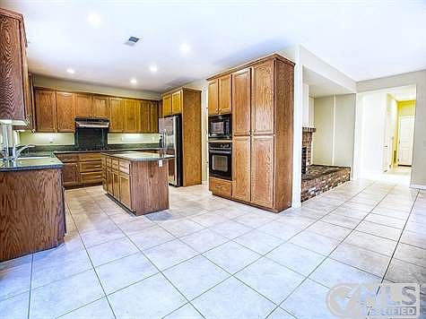 Open, flowing floor plan!