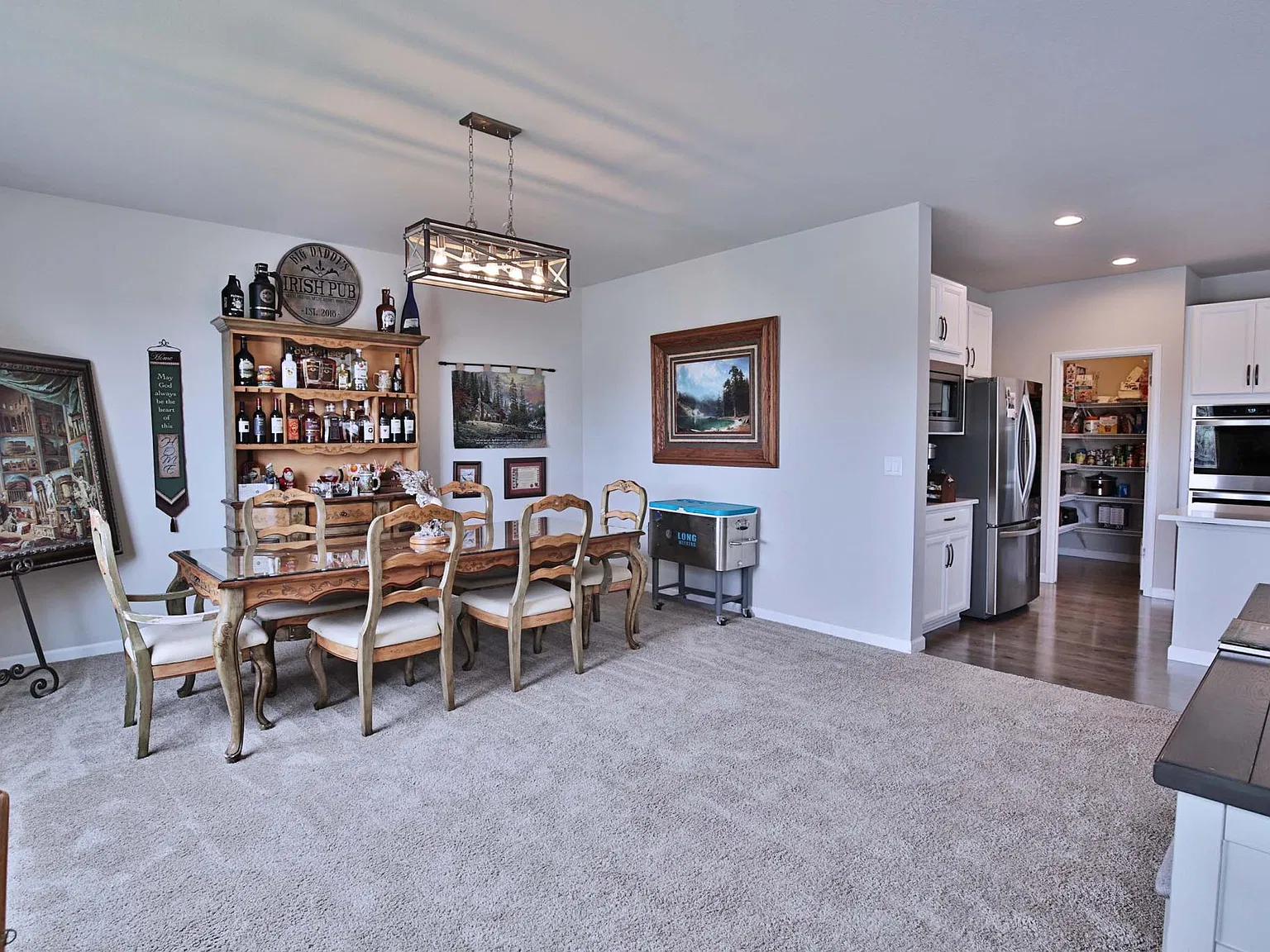 3 bed, 4382 sqft, $3,000 — Photo 4