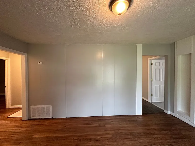 3409 Willow Creek Dr — Photo 3
