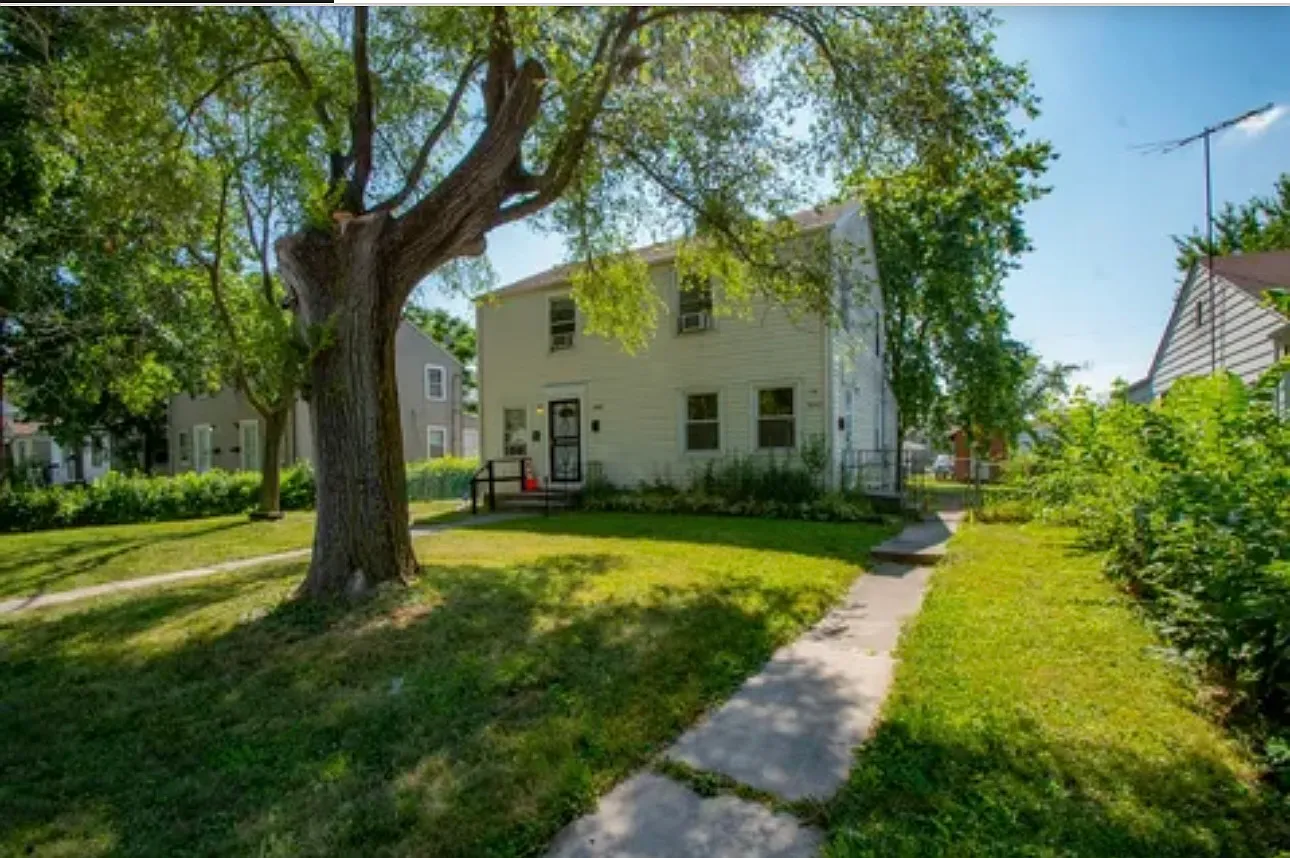 2 bed, 1200 sqft, $1,200 — Photo 1