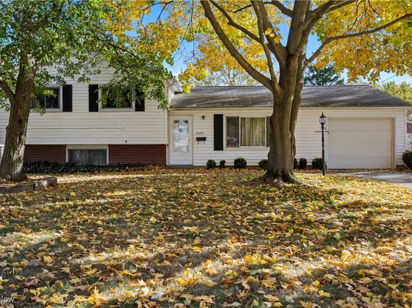 4409 Forest Hill Dr, Lorain, OH 44053