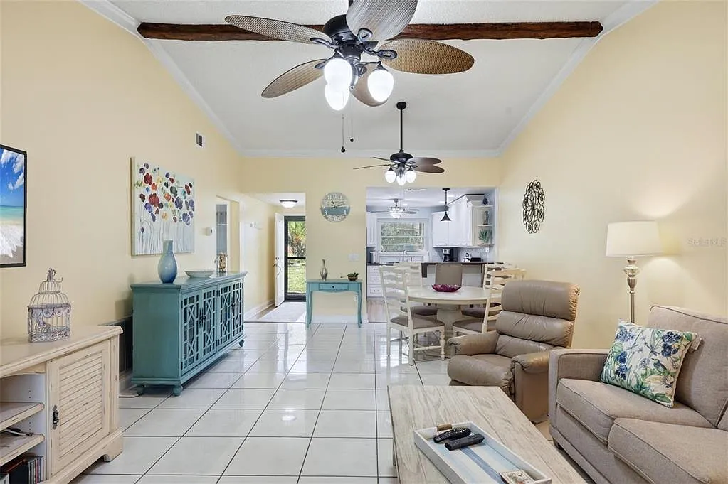 2 bed, 2.0 bath, 1226 sqft, $2,295 — Photo 2