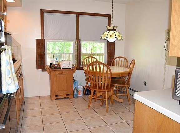 5th image of 301 Cloverdale Ct