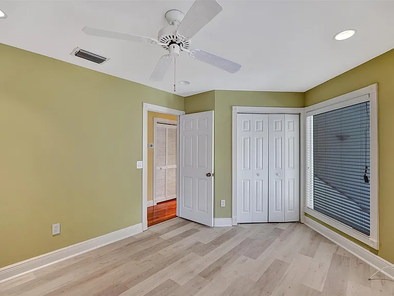 10902 Tamoron Ln — Photo 52