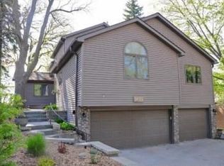 3135 Lakeshore Ave, Maple Plain, MN 55359