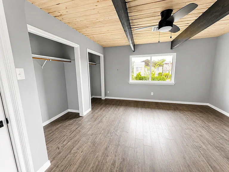 3524 Calhoun St — Photo 4