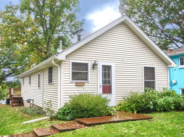 4089 Hunt Rd, Lapeer, MI 48446