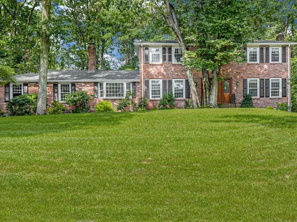 56 Indian Hill Rd, Medfield, MA 02052