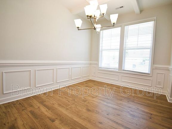 5th image of 1853 Bluffside Dr
