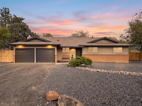 1119 Patricia Cir NW, Corrales, NM 87048