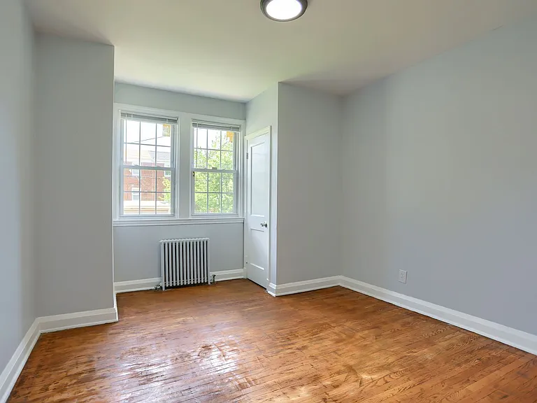 1323 N Kenwood Ave — Photo 13