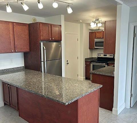 3rd image of 1625 SE 10th Ave APT 703