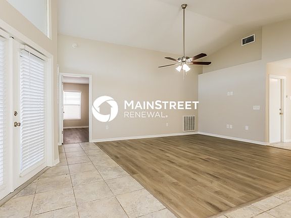 3rd image of 3010 Ivywood Ln