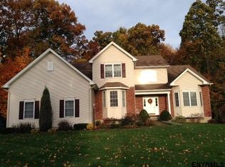 22 Wishing Well Ln, Rexford, NY 12148