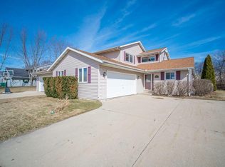 W196N11394 Shadow Wood Dr, Germantown, WI 53022