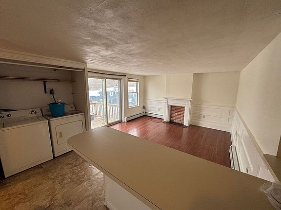 5th image of 35 Dinley St Floor 2