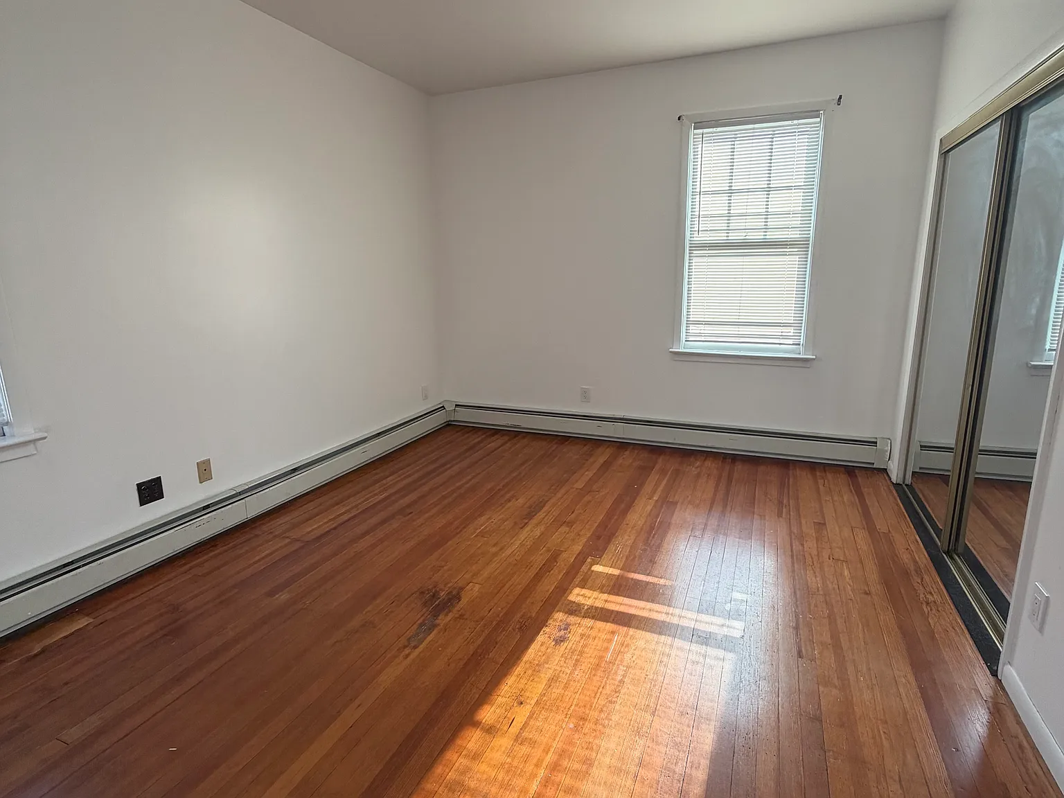3 bed, $2,400 — Photo 1