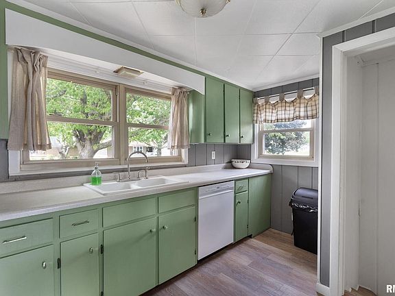 3rd image of 309 W North Ave