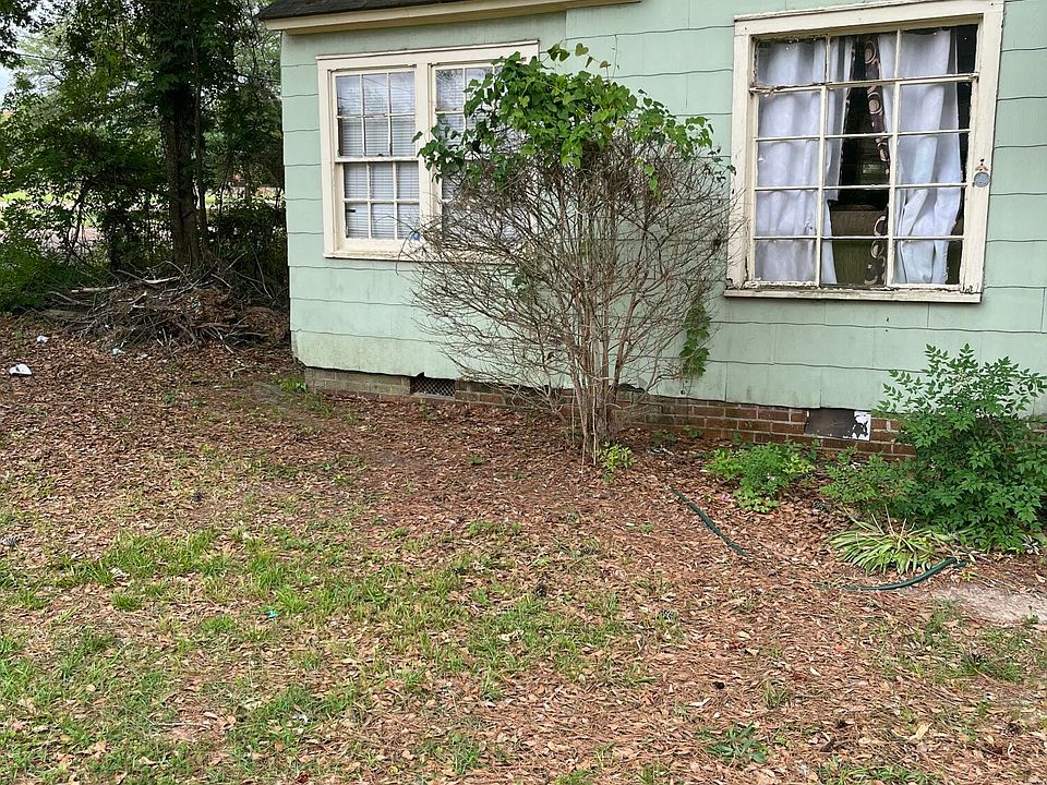 2nd image of 797 Avalon Rd