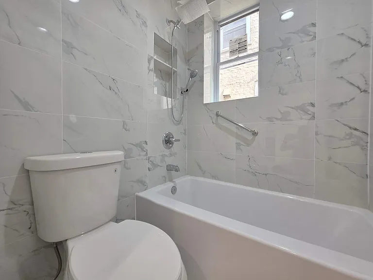 2722 E 26th St #1 — Photo 15