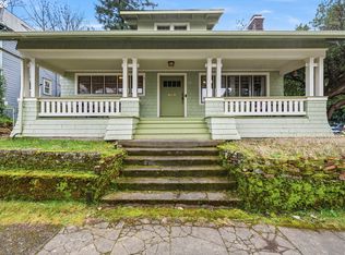 2604 SE Washington St, Portland, OR