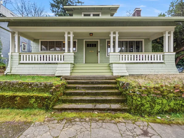 2604 SE Washington St, Portland, OR 97214