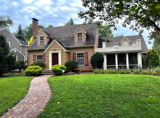 691 Sumner St, Saint Paul, MN 55116