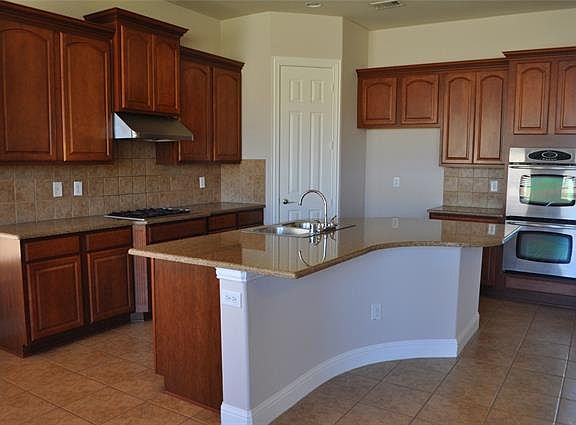 3rd image of 5713 New Castle Dr