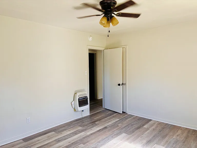 806 Miller Ave — Photo 16