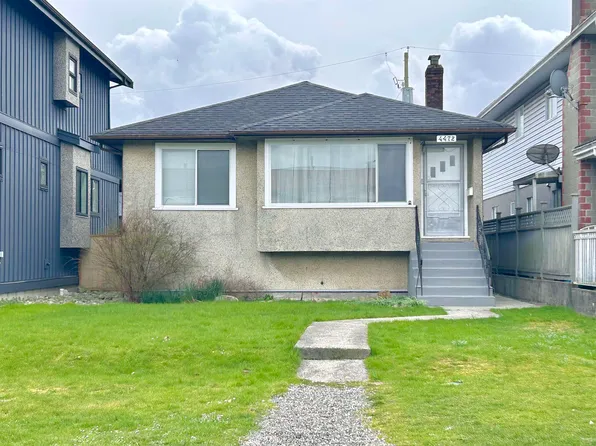 4472 Triumph St, Burnaby, BC V5C 1Z9