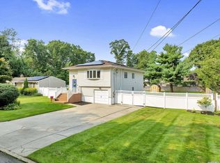 160 Walter Ave, Hauppauge, NY 11788