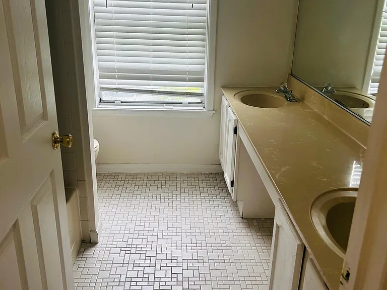 309 Trinity Ct #3 — Photo 16