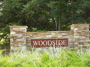 2113 Woodside Dr, Petoskey, MI 49770