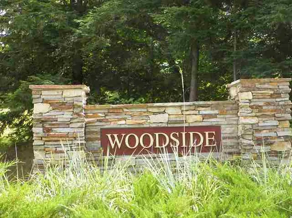 2076 Woodside Dr, Petoskey, MI 49770