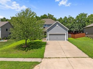 20496 W 220th Ter, Spring Hill, KS 66083