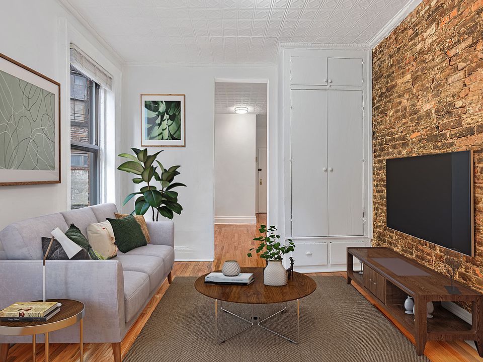 1st image of 18 Bedford St #4C