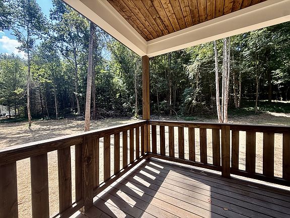 4th image of 198 Cave Cir