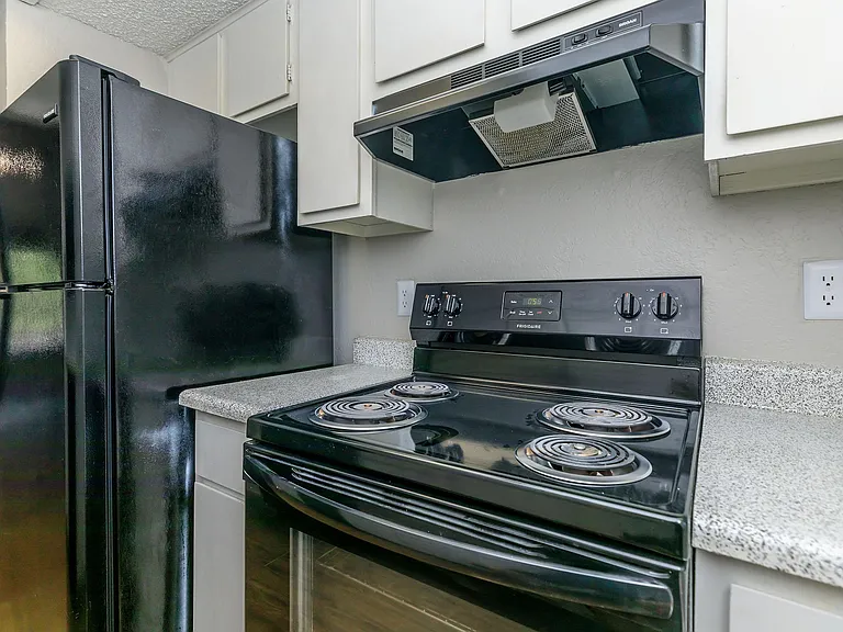 Villas at Alameda — Photo 38