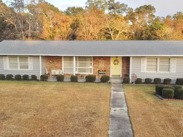 205 Highland Ave, Atmore, AL 36502