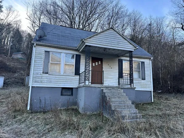 1008 Lorton Lick Rd, Bluefield, WV 24701