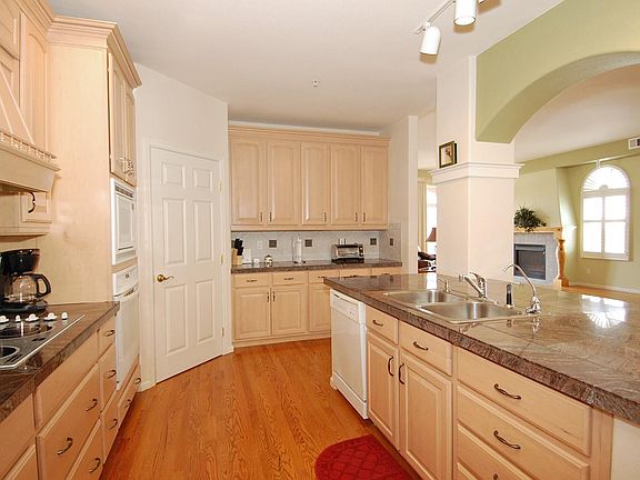 4th image of 1140 N Cherokee St #301