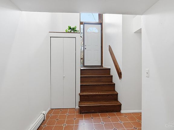 3rd image of 2605 Eden Ave Unit 4