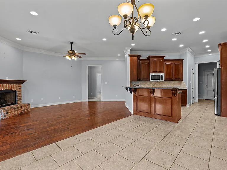 495 Half Moon Ct — Photo 4