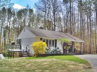 35 Center St, Ashburnham, MA 01430