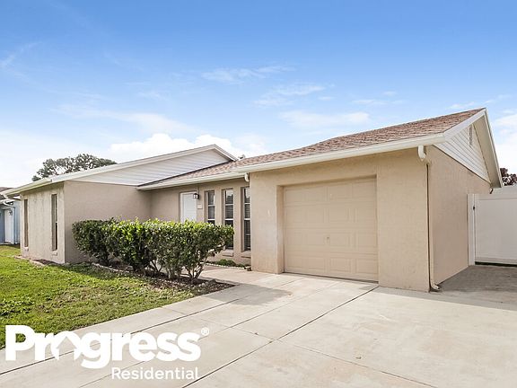 3rd image of 132 Tuxpan Ln