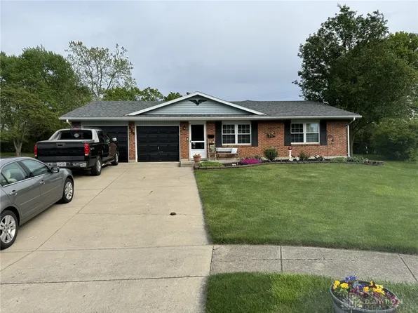 439 Poplar St, Brookville, OH 45309